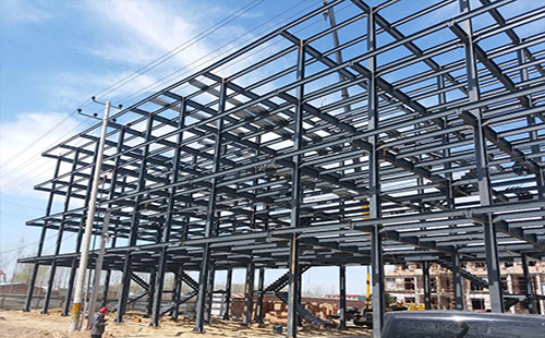 新城镇新城镇钢结构厂房屋面选材指南:确保性能与经济性的完美结合 新城镇新城镇钢结构厂房屋面选材指南:确保性能与经济性的完美结合